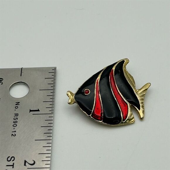 Vintage Small Dainty Black and Red Enamel Angel Fish Brooch Gold Tone Ocean - Picture 4 of 6